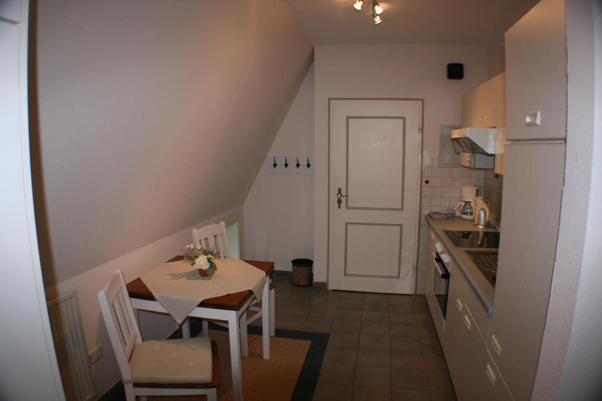 Ferienwohnungen im Hotel garni zur Post Utersum Zimmer foto