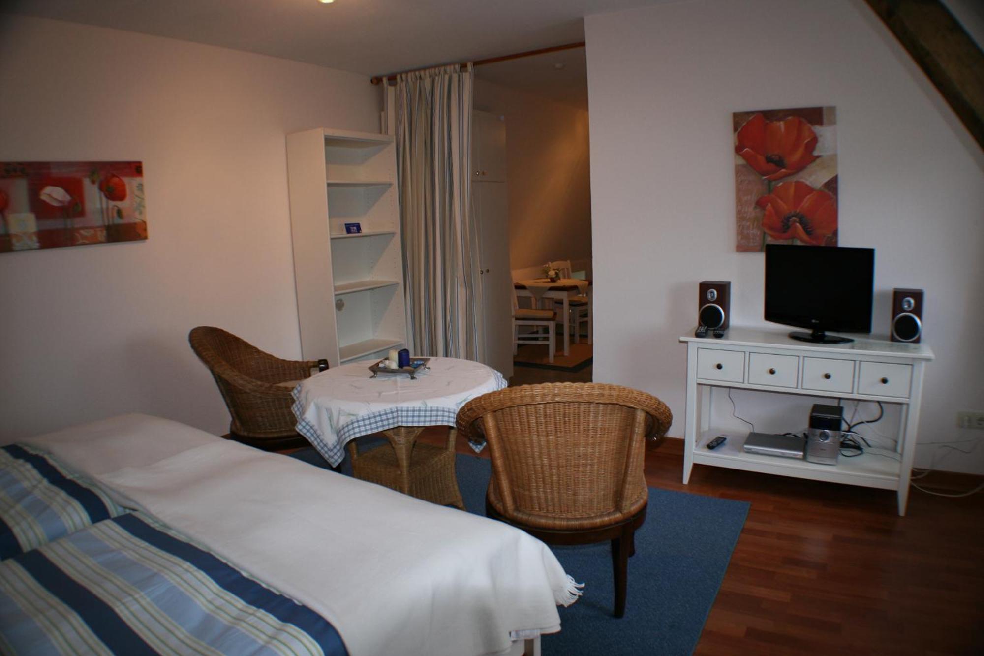 Ferienwohnungen im Hotel garni zur Post Utersum Zimmer foto
